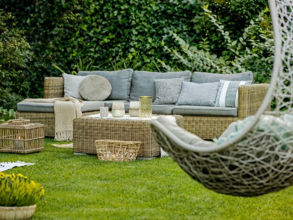 Spokojny zakątek w ogrodzie zaprojektowany specjalnie dla relaksu